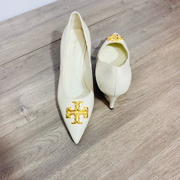 Use woman Tory Burch Eleanor Pointed Toe Pump shoe size 8M
No box - Picture 8 of 12